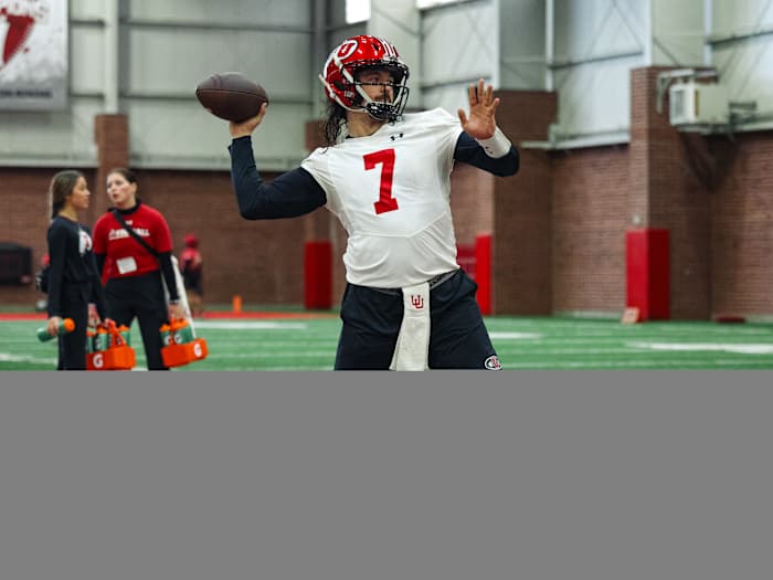 #7_QB_Cameron Rising-5